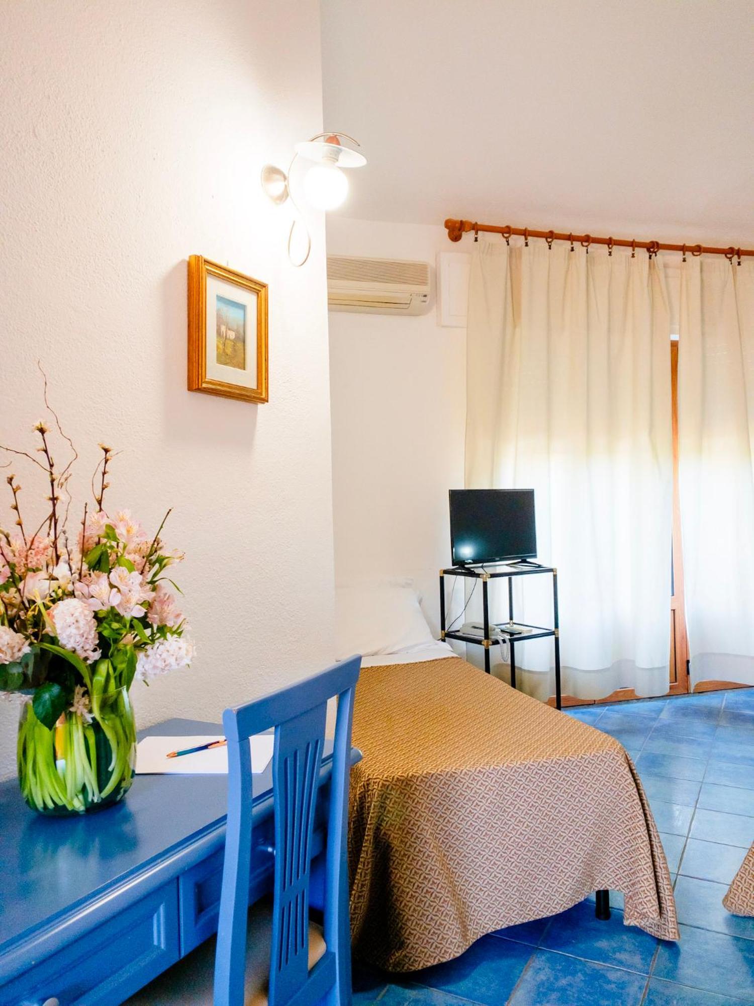 Hotel Donatella โปซาดา ภายนอก รูปภาพ