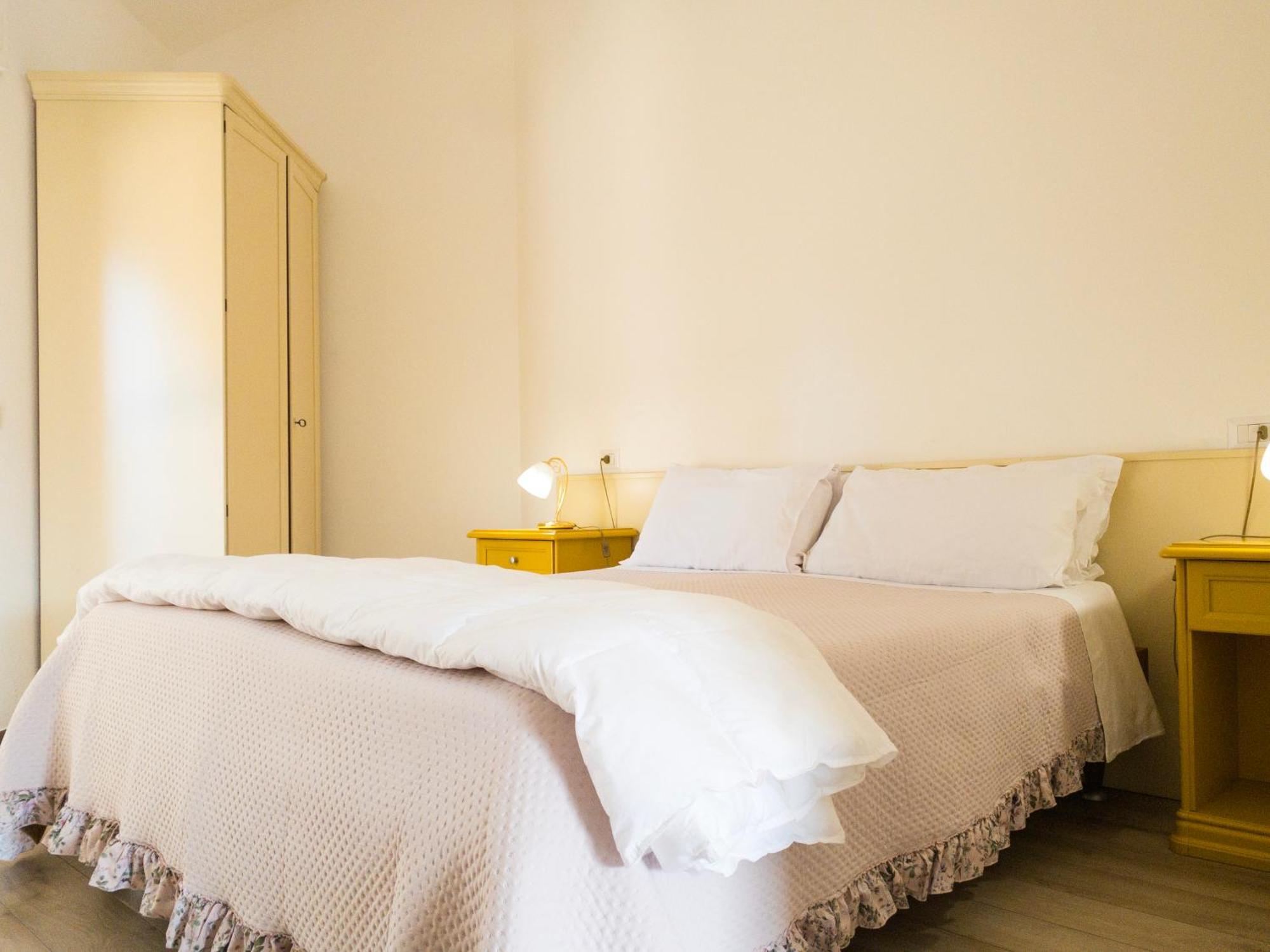 Hotel Donatella โปซาดา ภายนอก รูปภาพ