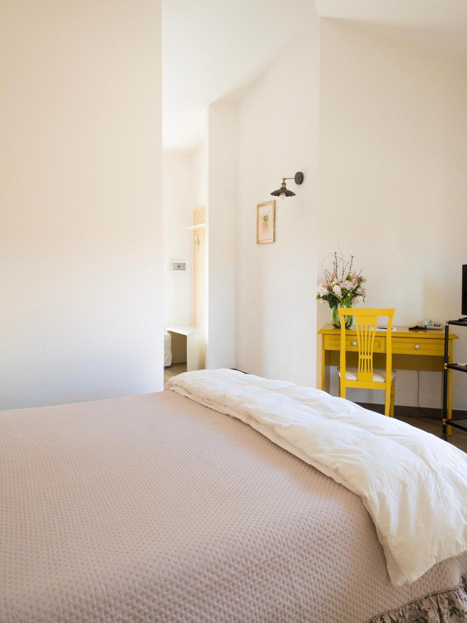 Hotel Donatella โปซาดา ภายนอก รูปภาพ