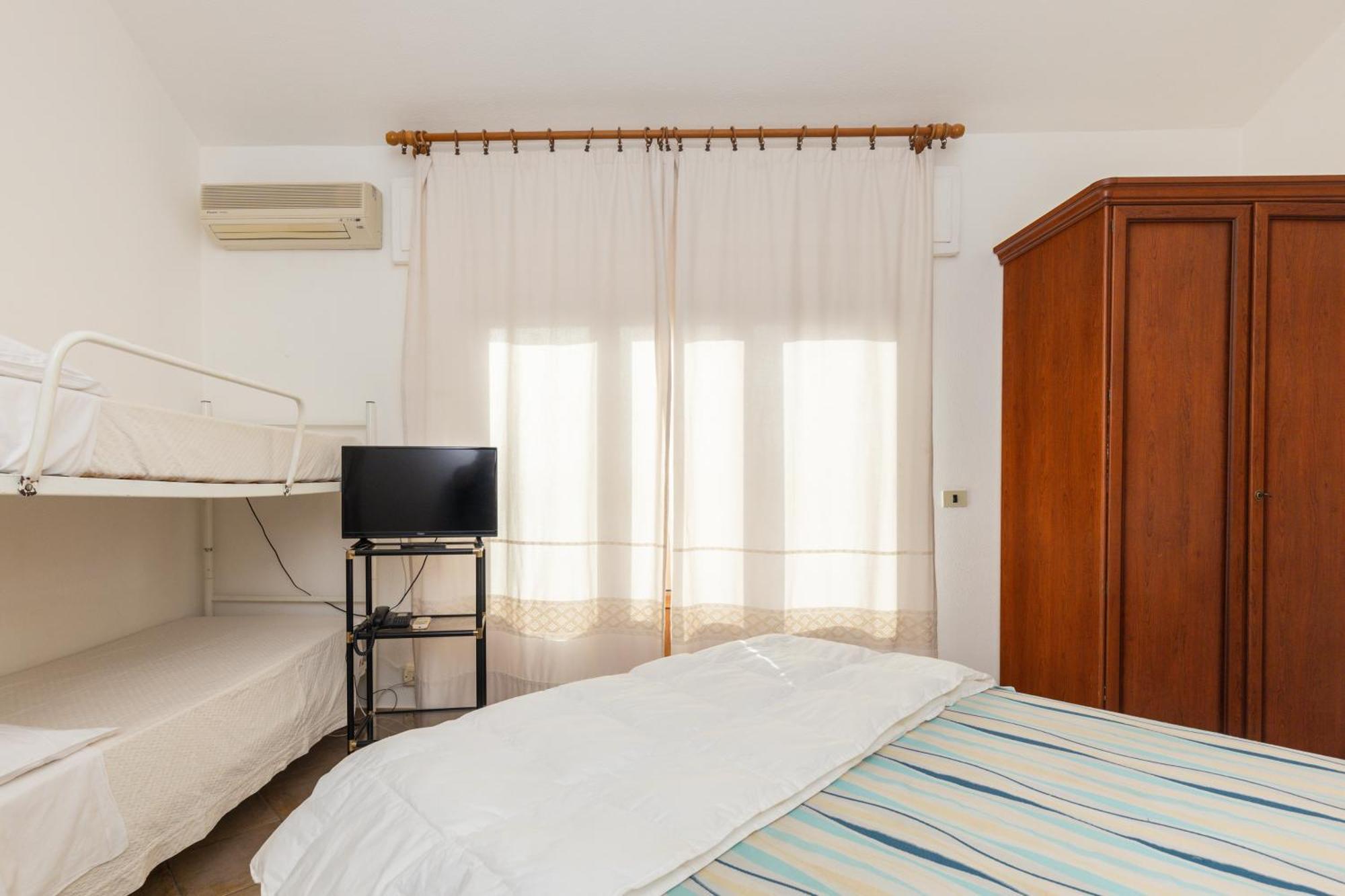 Hotel Donatella โปซาดา ภายนอก รูปภาพ